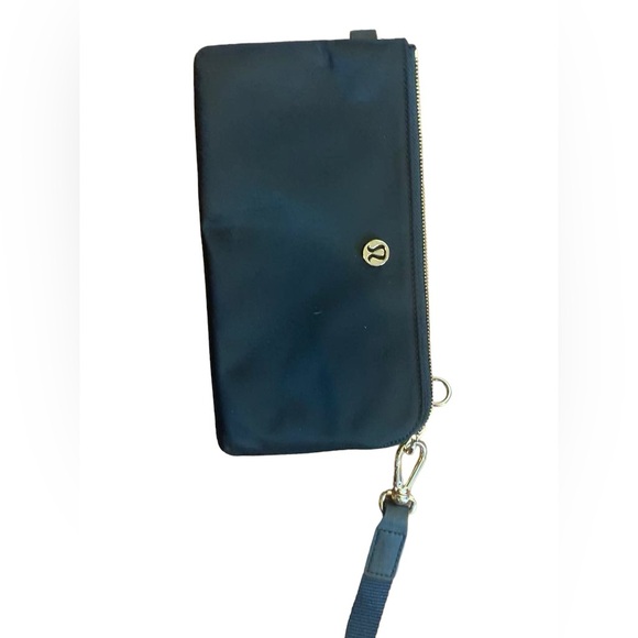 NWOT Lululemon clutch wallet - Picture 1 of 2